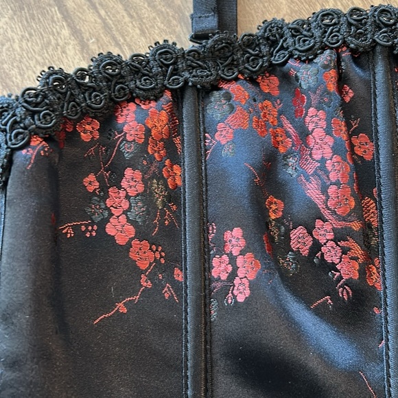 Vintage Y2K Corset Top Black & Red Satin Brocade Lace Trim Boning Hook & Eye 1X - Picture 2 of 14